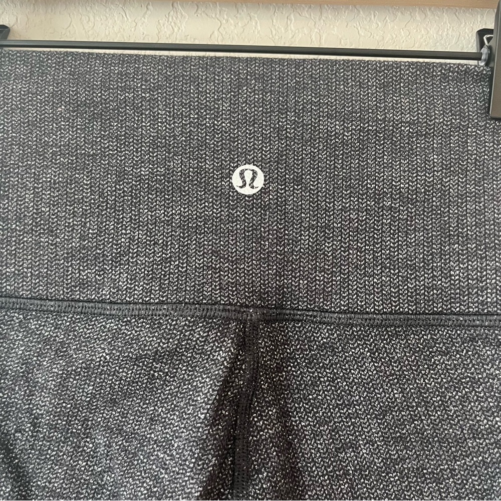 Lululemon Wunder Under High-Rise Tight
28"*Luon Size 4 - Picture 5 of 7